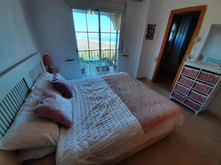 3 Bedroom Home With Amazing Views & Outdoor Spaces Manilva Exteriör bild